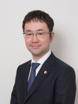 代表弁護士 菅野 亮